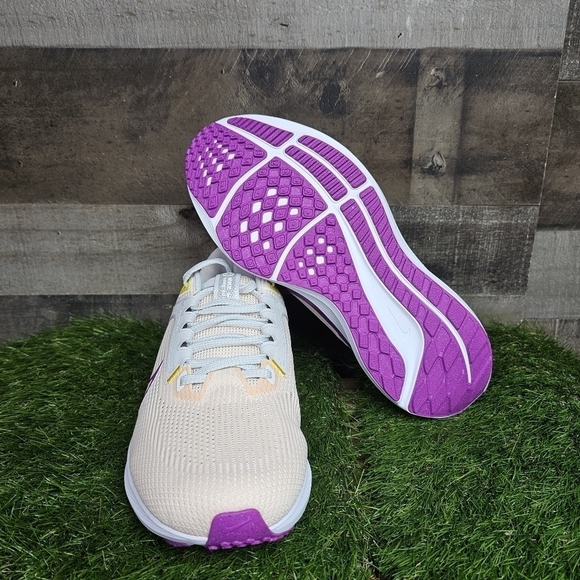 New Nike Pegasus 40 Women's Road Running Shoes (Extra Wide) - Picture 10 of 11